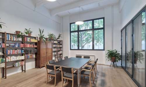 Bibliothek - Seminarraum für bis zu 24 Personen